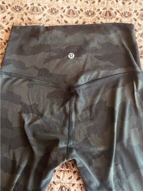 Lululemon Align Seamed Pants in Green Camo Sz 4